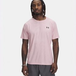 Koszulka treningowa męska Under Armour Tech Textured prime pink/black. Czerwone buty sportowe męskie Under Armour, m, bez wzorów, bez kołnierzyka, bez ramiączek, na fitness i siłownię. Za 109.99 zł.