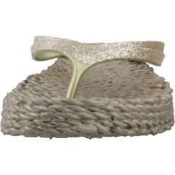 Sandały ILSE JACOBSEN CHEERFUL13 CHANCLA Zielony. Zielone sandały damskie Ilse Jacobsen, bez wzorów, z gumy, bez obcasa, bez zapięcia. Za 152.99 zł.