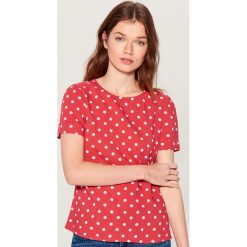 Koszulka basic - Czerwony. T-shirty damskie marki Mohito. Za 39.99 zł.