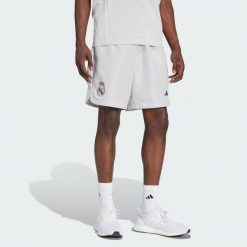 Szorty Real Madrid UBP. Białe szorty męskie Adidas, l, bez wzorów, z materiału, klasyczne. Za 149.00 zł.