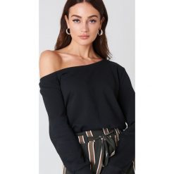 NA-KD Basic Sweter na jedno ramię - Black. Czarne swetry damskie NA-KD Basic, z bawełny. Za 100.95 zł.