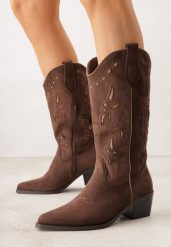 Brązowe Ażurowe Botki Kowbojki na Stożku z Imitacji Zamszu Hephiane. Brązowe botki damskie Renee, z zamszu, boho, bez obcasa, na obcasie, bez zapięcia. Za 159.99 zł.