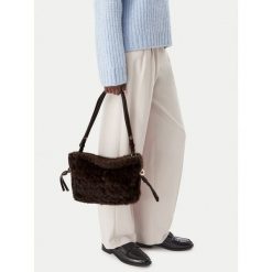 Torebka Liu Jo. Brązowe torebki do ręki damskie Liu Jo, bez wzorów, klasyczne, bez dodatków. Za 599.99 zł.
