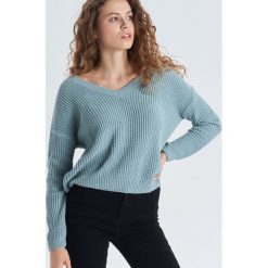 Sweter typu multiway - Zielony. Swetry damskie Cropp. W wyprzedaży za 39.99 zł.
