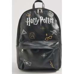 Plecak z nadrukiem Harry Potter - Czarny. Czarne plecaki damskie Sinsay, bez wzorów. Za 79.99 zł.