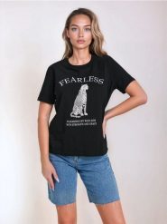 Bawełniana koszulka z nadrukiem - czarny. Czarne t-shirty damskie Sinsay, l, bez wzorów, z bawełny, bez kołnierzyka. W wyprzedaży za 19.99 zł.