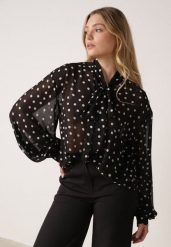 Czarna Półtransparentna Koszula w Groszki z Wiązaniem z Wiskozy i Bawełny Iamine. Czarne bluzki damskie Born2be, m, bez wzorów, z bawełny, biznesowe, bez kołnierzyka, bez ramiączek. Za 109.99 zł.