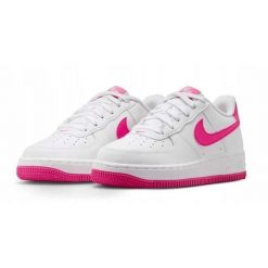 Buty Sportowe Młodzieżowe Nike Air Force 1 (GS). Biała obuwie sportowe damskie Nike, bez wzorów, do biegania, Nike Air Force. Za 360.80 zł.