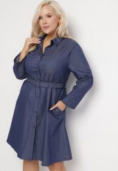 Granatowa Rozkloszowana Sukienka z Bawełną Koszulowa z Paskiem i Kieszeniami Lilsemi. Niebieskie sukienki damskie Born2be, plus size, bez wzorów, z bawełny, bez kołnierzyka, plus size, bez ramiączek, midi, koszulowe. Za 54.99 zł.