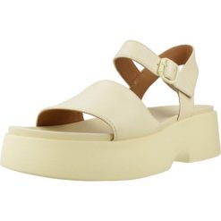 Sandały CAMPER GOBI FLORA Żółty. Żółte sandały damskie Camper, bez wzorów, ze skóry, bez obcasa, bez zapięcia. Za 575.90 zł.
