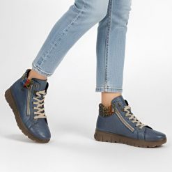 Trzewiki damskie Rieker, codzienne i skórzane na płaskim obcasie, niebieskie, N1305-14. Niebieskie kozaki damskie Rieker, z dzianiny, bez obcasa, na płaskiej podeszwie. Za 373.99 zł.