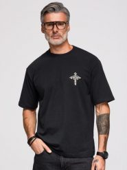 Męska koszulka loose fit z aplikację krzyża ze srebrnych kamieni - czarna V1 - Rozmiar: L. Czarne t-shirty męskie Ombre Clothing, l, z aplikacjami, z bawełny, klasyczne, bez kołnierzyka. Za 249.99 zł.