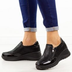 Czarne skórzane półbuty damskie na koturnie Filippo Dp6473/25. Czarne obuwie sportowe damskie Filippo, bez wzorów, z jeansu. Za 289.00 zł.