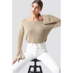 NA-KD Krótki sweter z dzianiny z długim rękawem - Beige. Swetry damskie marki NA-KD. Za 121.95 zł.