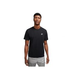 Koszulka sportowa męska Nike Sportswear Club. Czarne koszulki sportowe męskie Nike, m, bez wzorów, bez kołnierzyka, bez ramiączek. Za 94.99 zł.