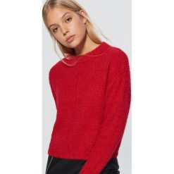 Krótki sweter - Czerwony. Swetry damskie marki Cropp. W wyprzedaży za 59.99 zł.