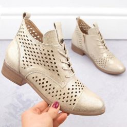 Botki damskie ażurowe złote Potocki SZ12091. Żółte botki damskie POTOCKI, ze skóry ekologicznej, bez obcasa, bez zapięcia. Za 239.99 zł.