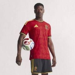 Koszulka Belgium 26 Home Authentic. Czerwone koszulki sportowe męskie Adidas, bez wzorów, z dzianiny, bez kołnierzyka, bez ramiączek, do piłki nożnej. Za 649.00 zł.