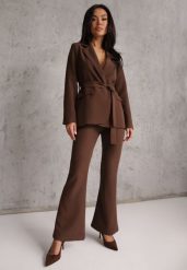 Brązowy Komplet o Garniturowym Kroju z Marynarką z Wiązaniem i Spodniami Falestra. Brązowe żakiety damskie Renee, m, bez wzorów, casualowe. Za 229.99 zł.
