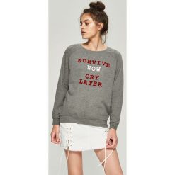 Bluza z nadrukiem - Szary. Szare bluzy damskie marki Sinsay, z motywem z bajki. W wyprzedaży za 19.99 zł.