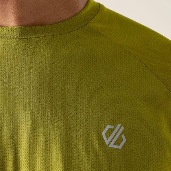Koszulka Dare 2B Accelerate. Zielone koszulki sportowe męskie Dare 2b, l, bez wzorów, z materiału, bez kołnierzyka, bez ramiączek, do biegania. Za 129.00 zł.