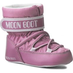 Śniegowce MOON BOOT - Crib 34010100003 Lt Pink. Śniegowce dziewczęce marki Moon Boot. W wyprzedaży za 159.00 zł.