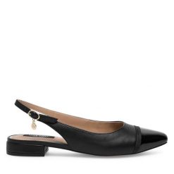 Sandały Nine West. Czarne sandały damskie Nine West, bez wzorów, bez obcasa, na płaskiej podeszwie, bez zapięcia. Za 119.99 zł.