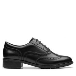 Oxfordy Clarks. Czarne półbuty damskie Clarks, bez wzorów, bez obcasa, bez zapięcia. Za 339.99 zł.