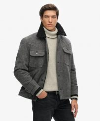 Superdry Kurtka Merchant Wool Chore w kolorze CHARCOAL HERRINGBONE. Szare kurtki męskie Superdry., m, bez wzorów, z materiału, bez kaptura. Za 757.20 zł.