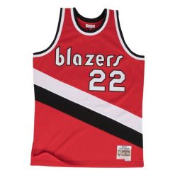 Koszulka NBA Portland Trailblazers Swingman Clyde Drexler. Czarne koszulki sportowe męskie Mitchell & Ness, bez wzorów, bez kołnierzyka, bez ramiączek, do koszykówki. Za 517.00 zł.