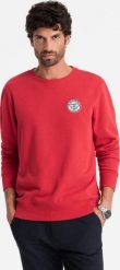 Ombre Nierozpinana męska bluza dresowa z naszywką w stylu college czerwona V1 OM-SSNZ-0134 XXL. Czerwone bluzy męskie Ombre, m, z aplikacjami, z dresówki, bez kaptura. Za 139.99 zł.