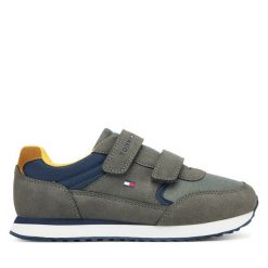Sneakersy Tommy Hilfiger. Zielone trampki i tenisówki chłopięce Tommy Hilfiger, bez wzorów, bez zapięcia. Za 359.99 zł.