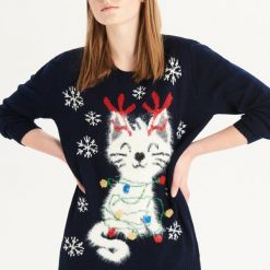 Sweter z puszystym kotem - Granatowy. Niebieskie swetry damskie Sinsay. Za 99.99 zł.