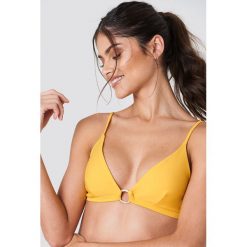 J&K Swim X NA-KD Góra bikini z detalem - Yellow. Żółte bikini damskie J&K Swim X NA-KD, z haftami. Za 60.95 zł.
