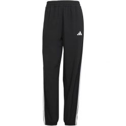 Damskie spodnie dresowe adidas 3-Stripes Essentials. Spodnie dresowe damskie Adidas, s, bez wzorów, z dresówki. Za 228.60 zł.