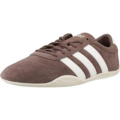 Buty ADIDAS GRAND COURT LO Brązowy. Brązowe trekkingi damskie Adidas, trekkingowe. Za 327.20 zł.