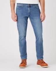 WRANGLER LARSTON MĘSKIE SPODNIE JEANSOWE DUSKY CLOUD W18SYJ38R 112145874. Spodnie materiałowe męskie Wrangler, l, bez wzorów, z jeansu. Za 229.99 zł.