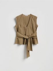 Bluzka z lyocellu - warm olive. Zielone bluzki damskie Reserved, l, bez wzorów, z lyocellu, bez kołnierzyka, bez ramiączek. Za 109.99 zł.