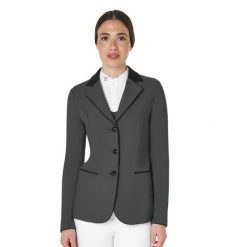 Damska marynarka konkursowa trzy guziki. Czarne żakiety damskie EQUESTRO, l, z aplikacjami, z materiału, eleganckie. Za 1,131.64 zł.