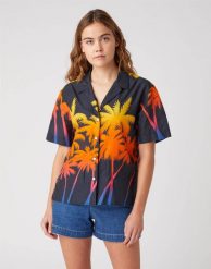 DAMSKA KOSZULA Z KRÓTKIM RĘKAWEM WRANGLER CUBAN SHIRT FADED BLACK W5R36SXV6 112130308. Czarne bluzki damskie Wrangler, s, bez wzorów, bez kołnierzyka, bez ramiączek. Za 129.99 zł.