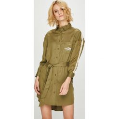 Femi Stories - Sukienka Porto. Brązowe sukienki damskie Femi Stories, m, bez wzorów, z lyocellu, casualowe, bez kołnierzyka, bez ramiączek. W wyprzedaży za 179.90 zł.