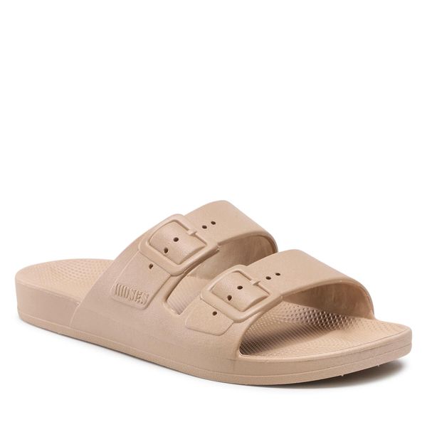Klapki Freedom Moses. Brązowe klapki damskie Freedom moses, bez wzorów, bez obcasa. Za 159.99 zł.
