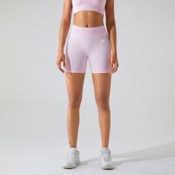 Szorty Sculpt Scrunch - Jasnoróżowy. Czerwone szorty sportowe damskie JOY STUDIO, l, bez wzorów, z materiału, z podwyższonym stanem, na fitness i siłownię. Za 168.00 zł.