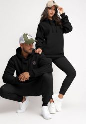 Czarna Bluza z Kapturem i Haftem Usja. Czarne bluzy męskie Born2be, l, bez wzorów, z kapturem. Za 74.99 zł.