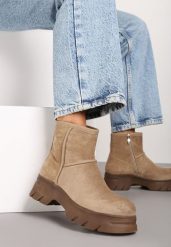 Ciemnobeżowe Botki z Imitacji Zamszu na Tłoczonej Podeszwie Zinqua. Brązowe botki damskie Born2be, z jeansu, eleganckie, bez obcasa, na platformie, bez zapięcia. Za 159.99 zł.