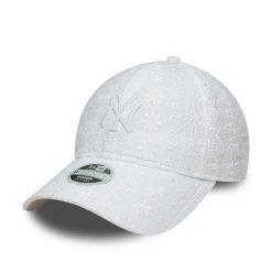 Czapka z daszkiem New Era 9twenty femme New York Yankees Broderie. Białe czapki i kapelusze damskie New Era, bez wzorów, eleganckie. Za 232.99 zł.