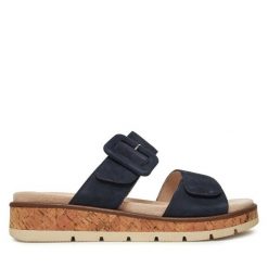 Klapki Caprice. Niebieskie klapki damskie Caprice, bez wzorów, bez obcasa. Za 269.99 zł.