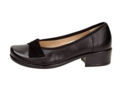 Czarne Polskie półbuty damskie Gregors 823. Czarne półbuty damskie GREGORS, na jesień, bez wzorów, z jeansu, eleganckie, bez obcasa, na płaskiej podeszwie, bez zapięcia. Za 349.00 zł.