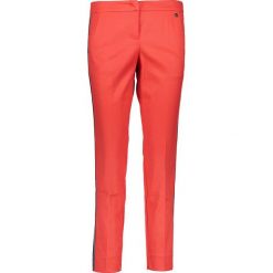 Spodnie - Straight fit - w kolorze czerwonym. Czerwone spodnie materiałowe damskie marki Tom Tailor, z haftami. W wyprzedaży za 121.95 zł.