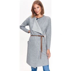 GRUBY SWETER Z ZAMSZOWYM PASKIEM. Swetry damskie marki TOP SECRET. W wyprzedaży za 139.99 zł.